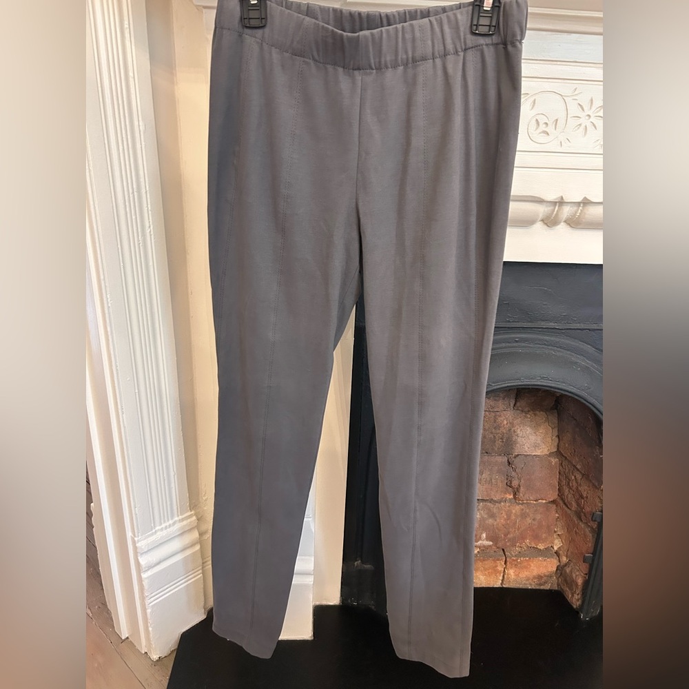 Donna Karan- graphite leggings in size 8